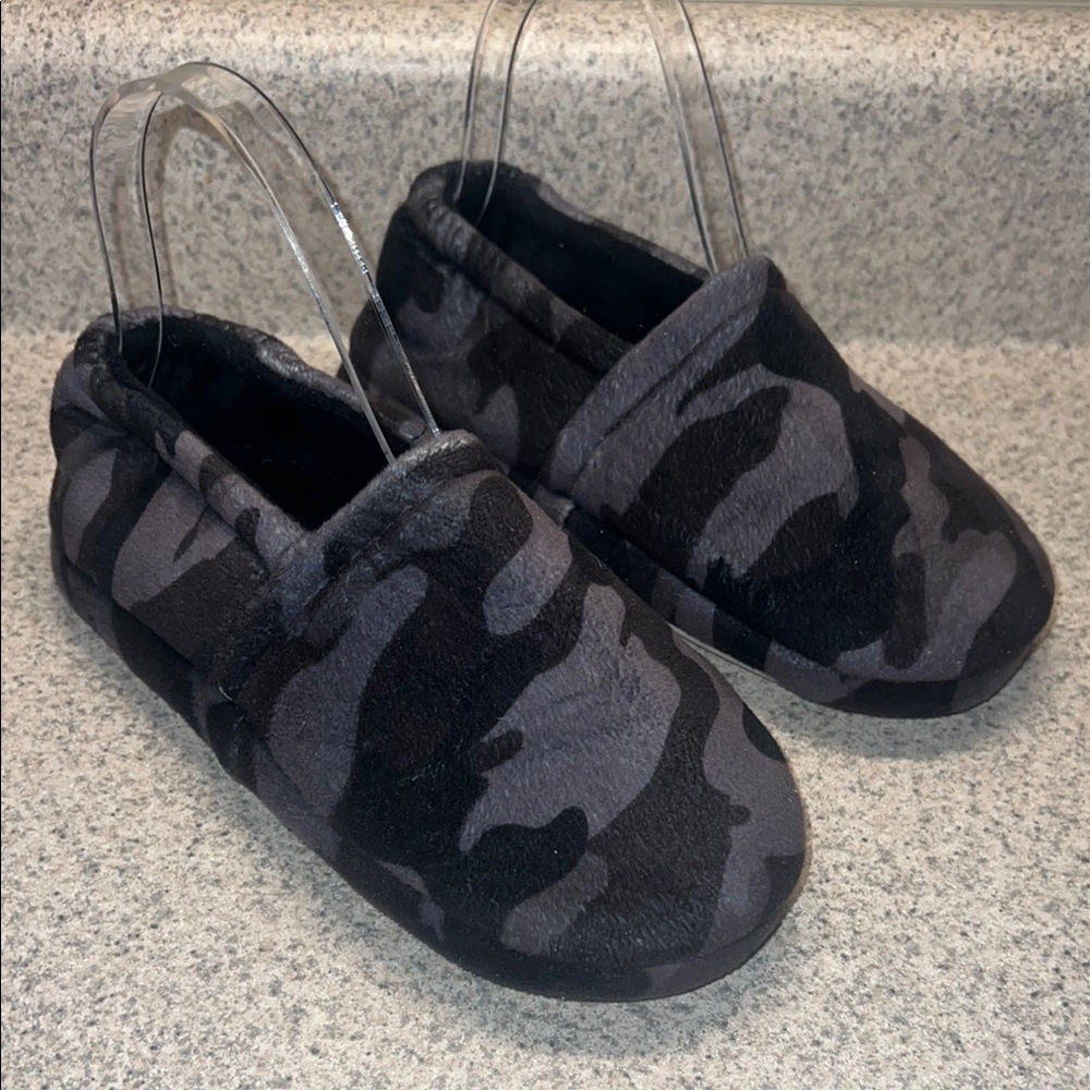 Kids Camouflage Slippers Size 1-2
